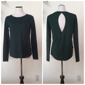 Overlapping Back Detail Workout Top w/Thumb Holes